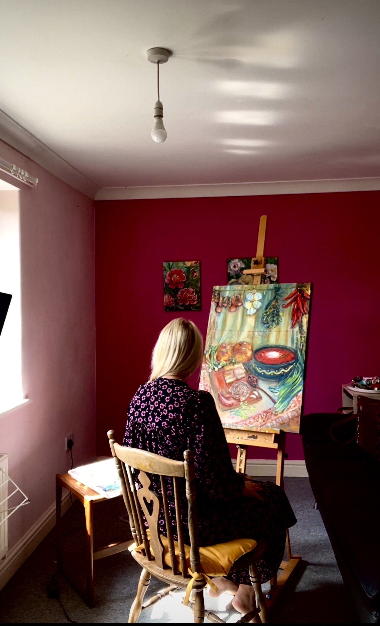 Ukrainian Lunch. Borscht painting in Marina Stognieva’s studio